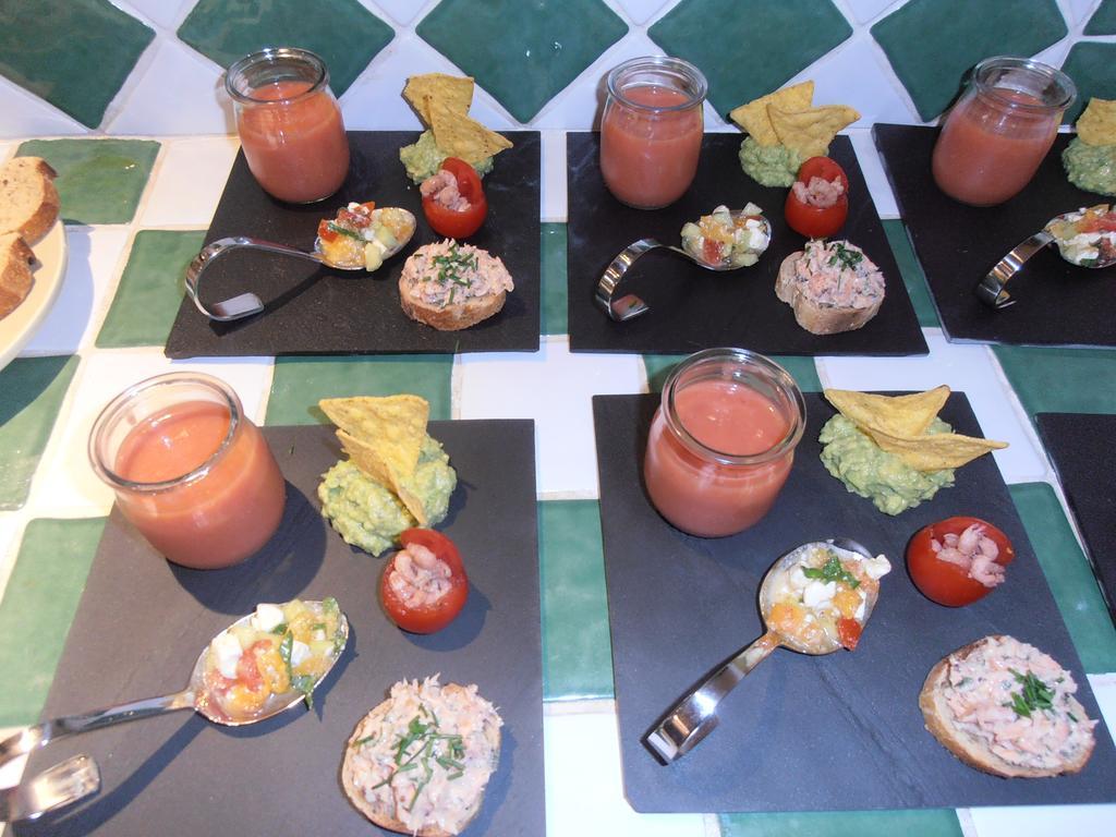 Le Seminaire Bed & Breakfast Roussas Eksteriør bilde