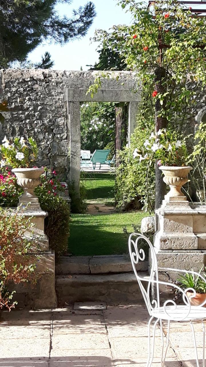 Le Seminaire Bed & Breakfast Roussas Eksteriør bilde